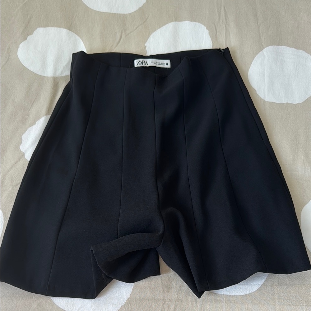 Zara Women's High Waist Black Shorts